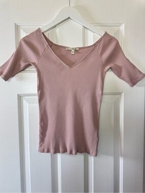 Express One Eleven Ribbed V-Neck Top Medium Dusty Pink Stretch Knit